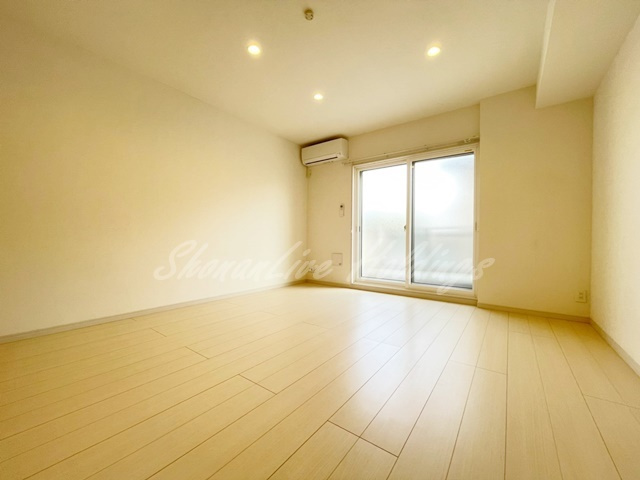 鎌倉市台５丁目の賃貸マンションの居間・リビング