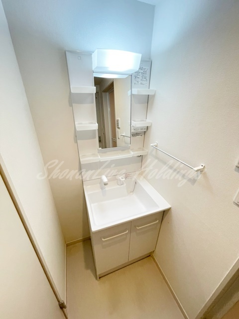 鎌倉市台５丁目の賃貸マンションの洗面所