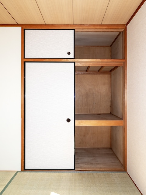 コーポすみれの収納|和室の押入と天袋