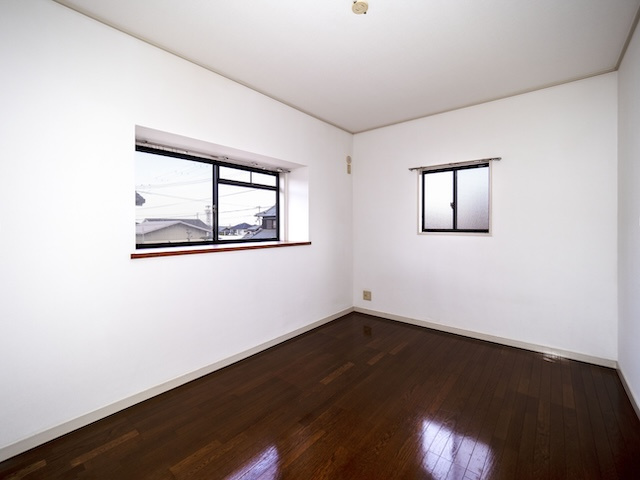 コーポすみれの内装|2階6帖洋室