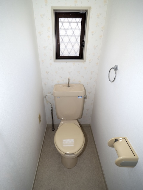 コーポすみれのトイレ|温水洗浄便座の新設を予定しています