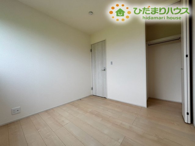 鴻巣市松原　3期　新築一戸建て　リーブルガーデン　05の洋室