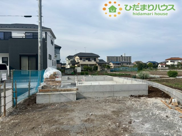 鴻巣市松原　3期　新築一戸建て　リーブルガーデン　05の駐車場