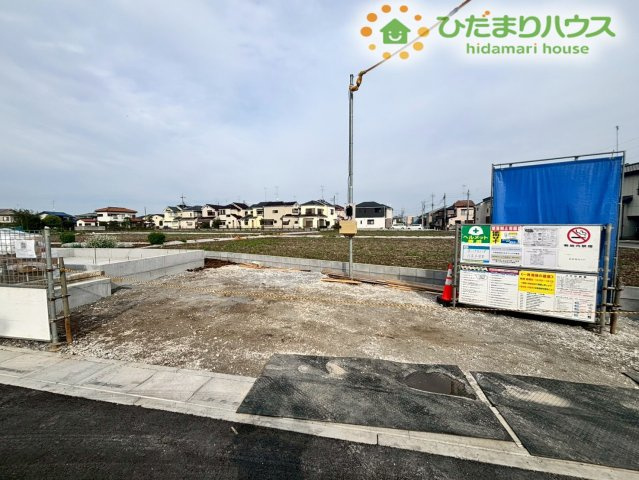 鴻巣市松原　3期　新築一戸建て　リーブルガーデン　05の前面道路含む現地写真