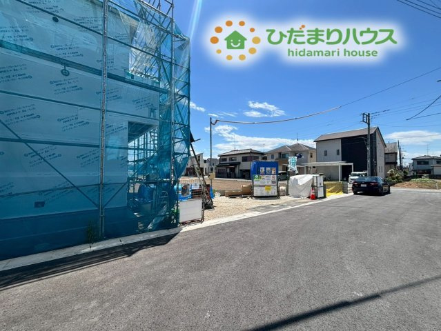 鴻巣市松原　3期　新築一戸建て　リーブルガーデン　05の前面道路含む現地写真