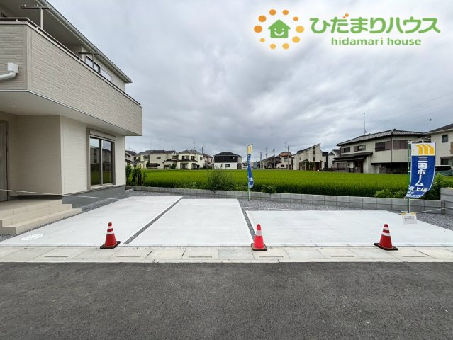 鴻巣市松原　3期　新築一戸建て　リーブルガーデン　05の駐車場
