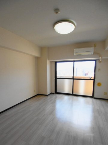 グランヴェルジェ中須Ⅱの居間・リビング