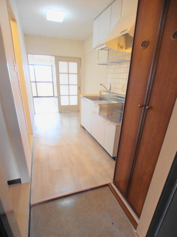 グランヴェルジェ中須Ⅱの玄関