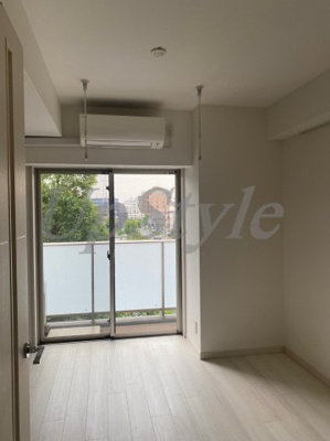 【居間・リビング】 | ライジングプレイス綾瀬三番館