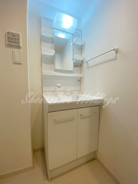 藤沢市高倉の賃貸マンションの洗面所