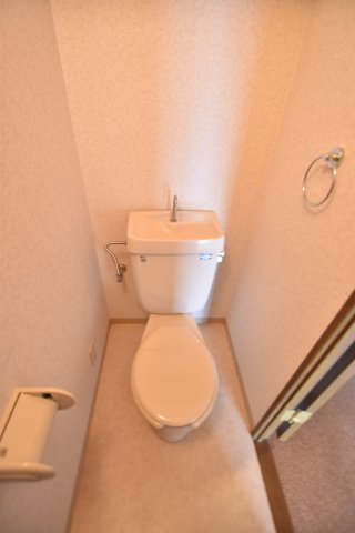 大阪市鶴見区浜５丁目の賃貸マンションのトイレ