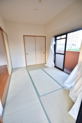 大阪市鶴見区浜５丁目の賃貸マンションの寝室