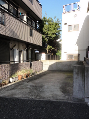 グレイス南蒲田の駐車場|敷地内駐車場