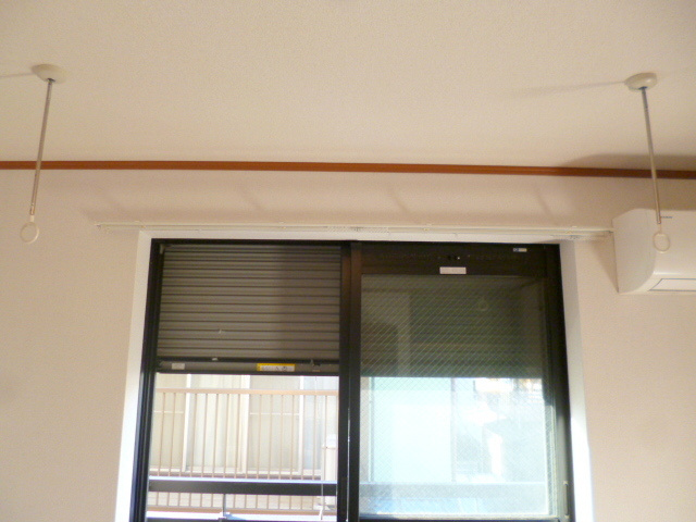 グレイス南蒲田のその他|防犯シャッター＆室内物干しフック