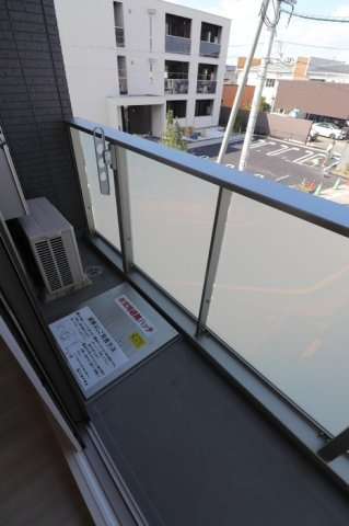 D-room T.MⅡのバルコニー|外からの目が気にならないバルコニーで洗濯物が干せます