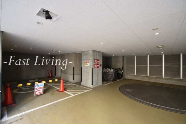 プレジリア東日本橋の駐車場