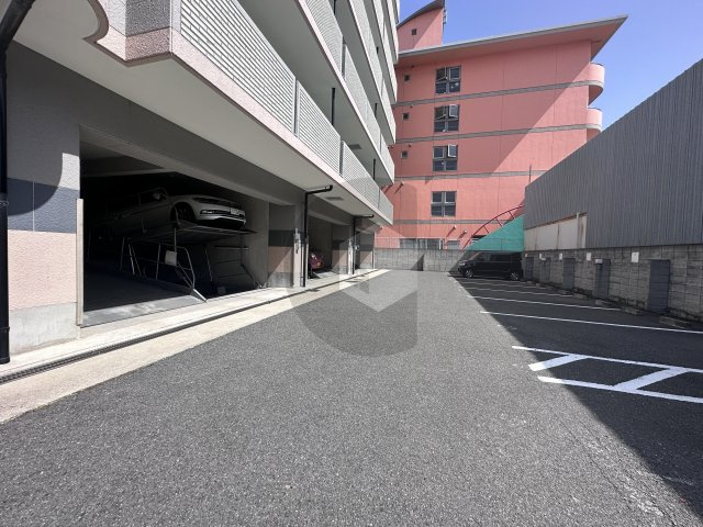 アンソレイエの駐車場
