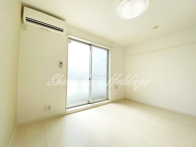 藤沢市湘南台５丁目のアパートの居間・リビング