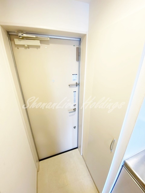 藤沢市湘南台５丁目のアパートの玄関