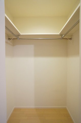 【収納】 | ドミール西川口 | 洋室内のWICです（写真は他室です）