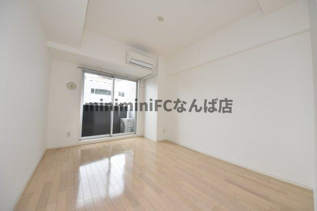 ミヤレジデンス新町の居間・リビング