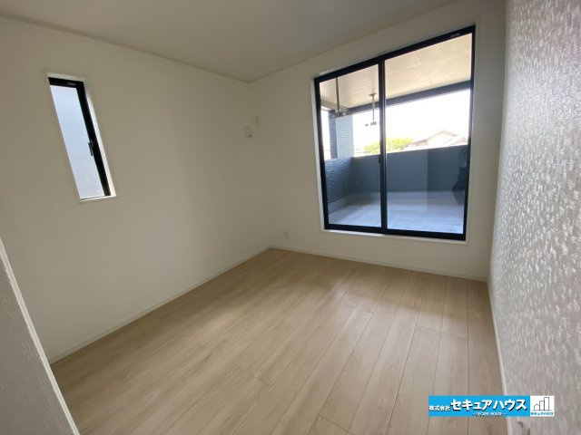 【本日ご案内可能】愛知郡東郷町諸輪　全4棟の洋室|【洋室】
◆お子様のお部屋や主寝室、来客時の宿泊室、趣味のお部屋としてもご利用いただけます♪
◆全居室収納付きのため、各居室ごとにお洋服や荷物を収納できます。　　　　　　　　　　　　　　　　　　　　　