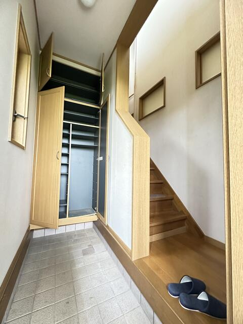 琴田　二世帯住宅の玄関