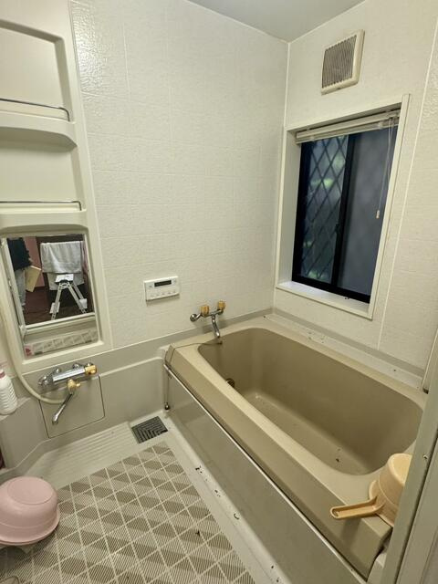 洲崎戸建ての浴室