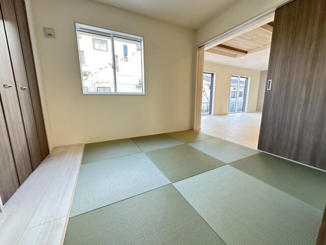 ブルーミングガーデン　佐倉市中志津７丁目１棟／１期１号棟の和室|リビング～続き間和室5.25帖