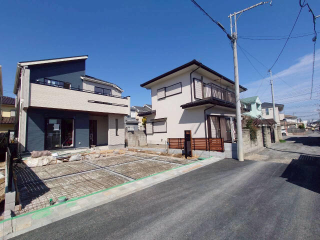 ブルーミングガーデン　野田市花井３棟／１期３号棟の前面道路含む現地写真|前面道路含む外観写真