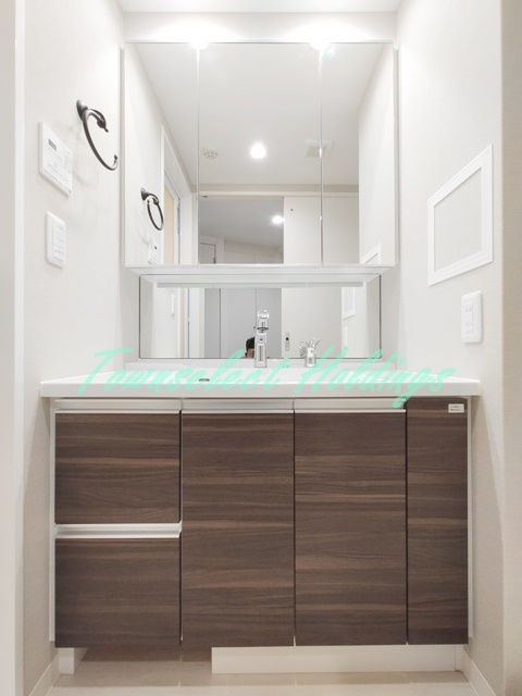 藤沢市本町３丁目の賃貸マンションの洗面所