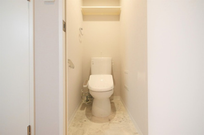 【トイレ】 | ルクレ新町レジデンス | 落ち着いた色調のトイレです
