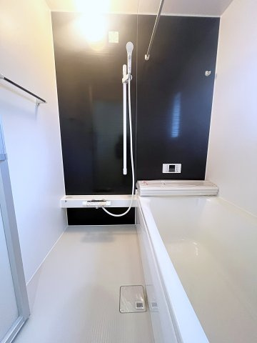 想定年間賃料118.8万　想定利回り7.52％　木造の浴室