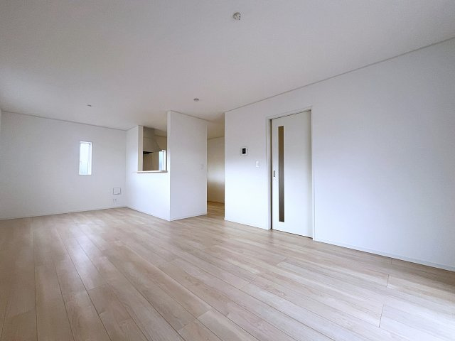 想定年間賃料118.8万　想定利回り7.52％　木造の居間・リビング