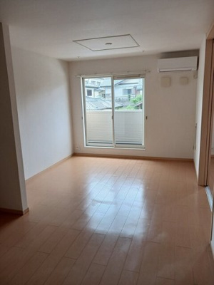 【居間・リビング】 | サンリットヴィラ | ゆったり過ごせるリビングです