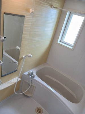 【浴室】 | サンリットヴィラ | お風呂で日々の疲れを落としましょう