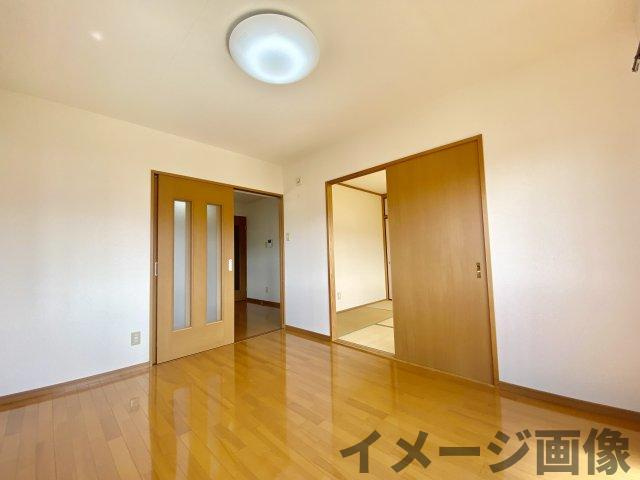 メゾンローリエの洋室