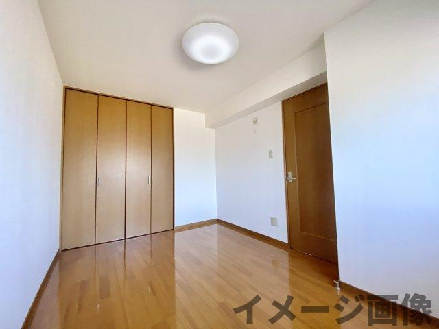 【洋室】 | メゾンローリエ