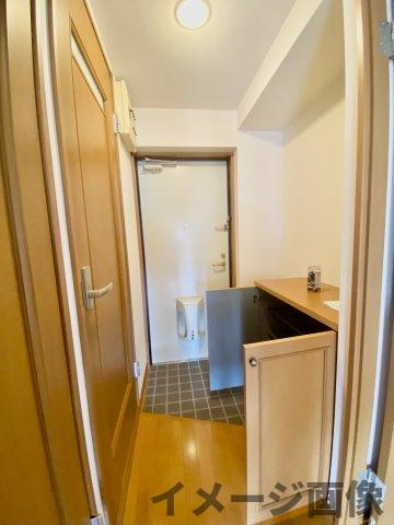 【玄関】 | メゾンローリエ