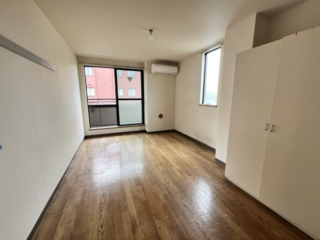 【居間・リビング】 | アーバンコート田村 | 2面採光で明るい洋室♪※同タイプ別部屋の参考写真