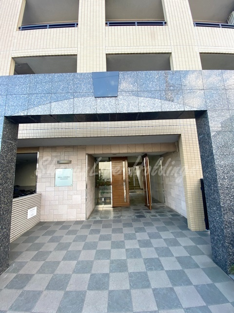 横浜市泉区中田東４丁目の賃貸マンションのエントランス