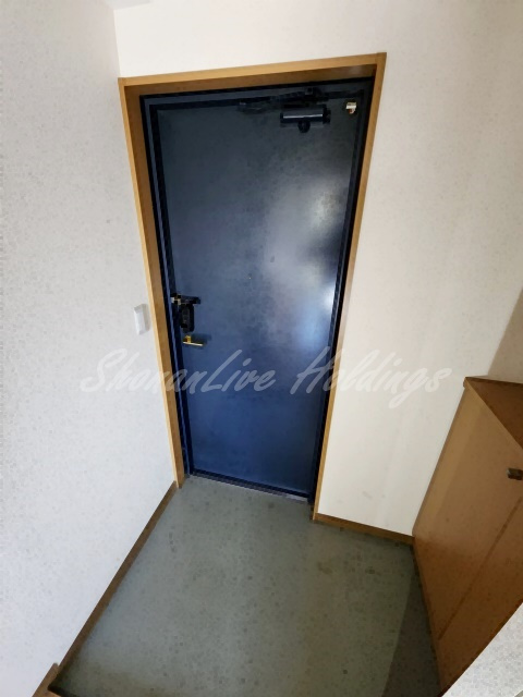 横浜市泉区中田東４丁目の賃貸マンションの玄関