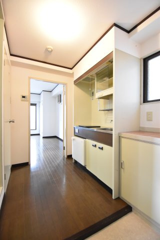 ハイツ五條の玄関