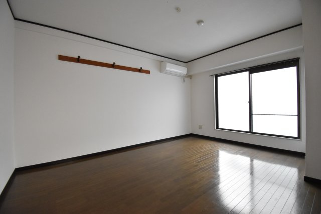 ハイツ五條の洋室