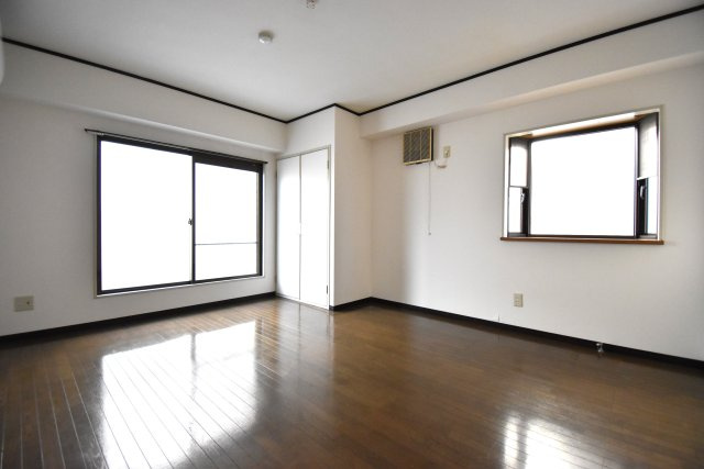 ハイツ五條の居間・リビング