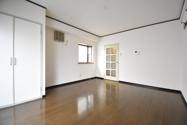 ハイツ五條の寝室