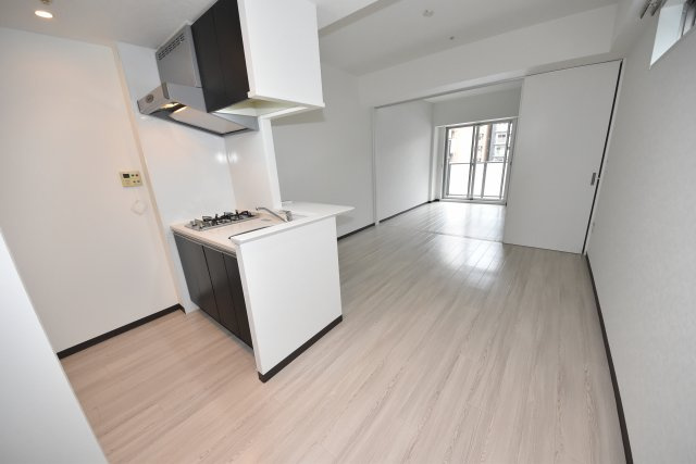 大阪市中央区博労町１丁目の賃貸マンションの居間・リビング