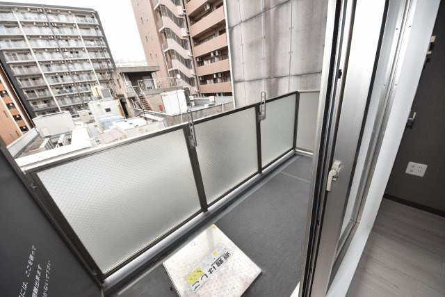 大阪市中央区博労町１丁目の賃貸マンションのバルコニー