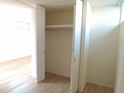 高槻市芥川町４丁目の賃貸マンションの収納