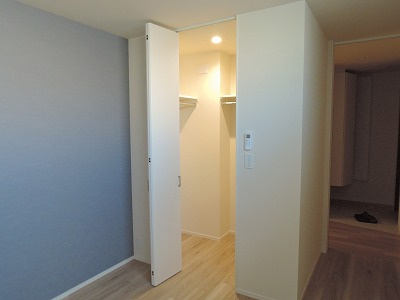 高槻市芥川町４丁目の賃貸マンションの内装